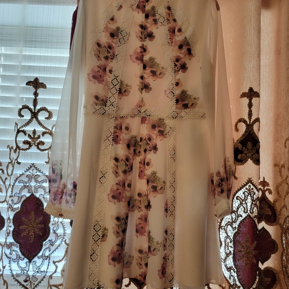 Ted baker floral dress Ted size 4 in prestige like new condition..Make an offer - Picture 10 of 11